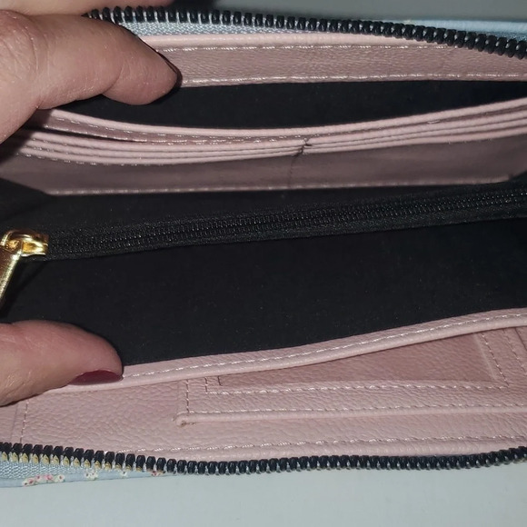 BETSEY JOHNSON BLUE FLORAL WALLET/WRISTLET NWOT - Picture 8 of 11